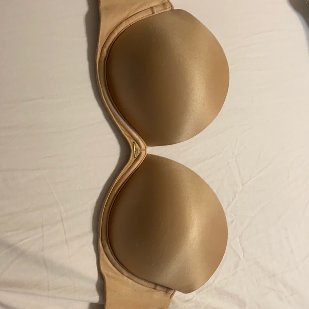 Victoria’s Secret very sexy strapless bra